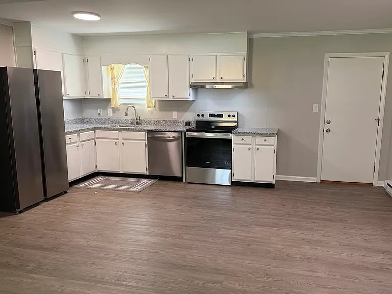 105 Knox Ct — Photo 1
