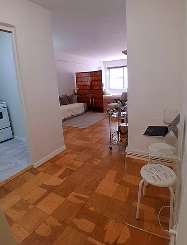 153 E 57th St #14J Photo 1 153 E 57th St #14J Photo 1