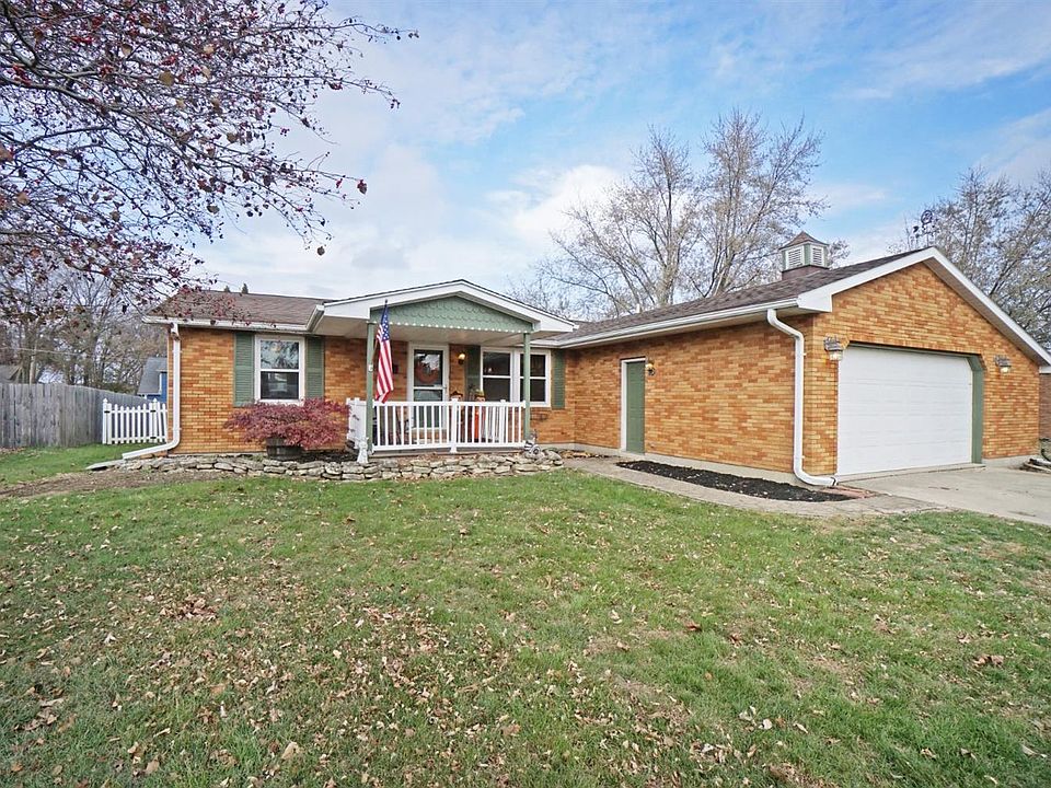 1st image of 377 Woodlawn Dr