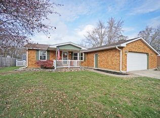377 Woodlawn Dr, Tipp City, OH 45371