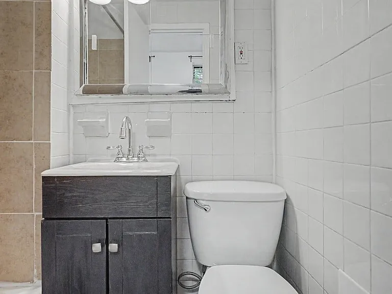 90 Stanton St #1D — Photo 8