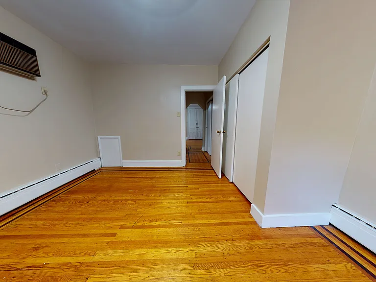 413 Pine St #2R — Photo 2
