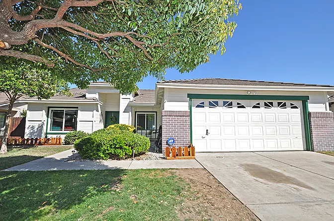 781 Prairie Dunes Dr photo 1