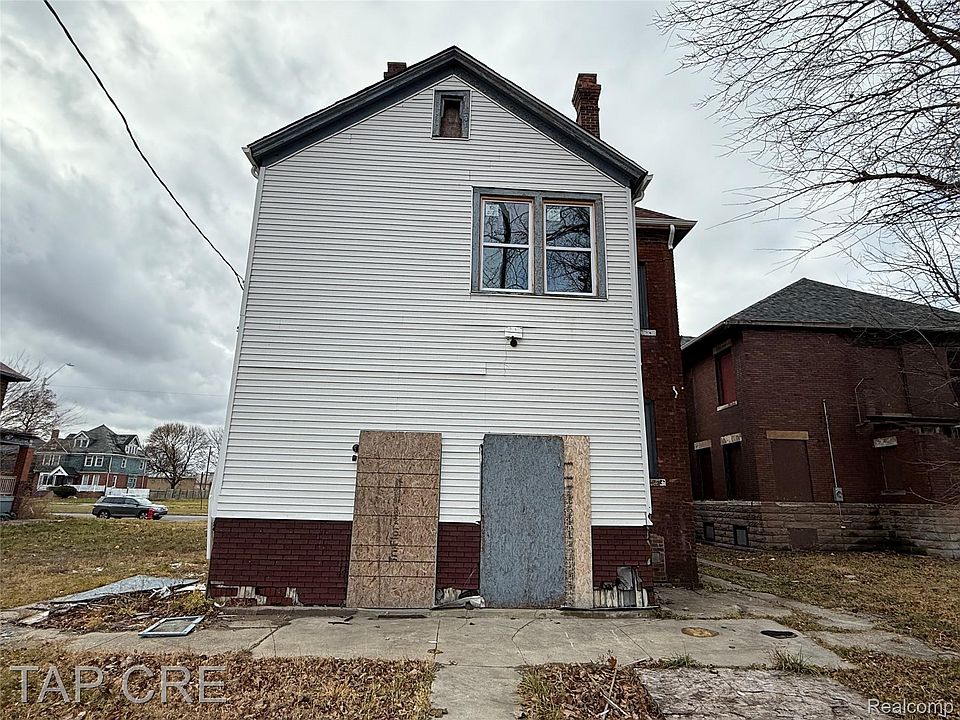 1104 E Grand Blvd, photo 10