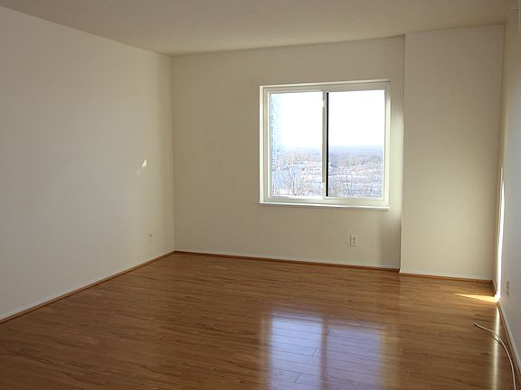 5th image of 8370 Greensboro Dr APT 818
