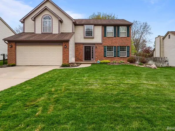 4325 Heatherstone Dr, Waterford, MI 48329