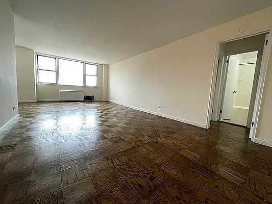 Rented by Bond New York | media 19