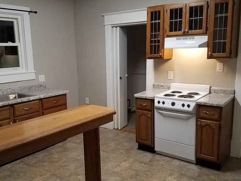 2431 Dillman St — Photo 23