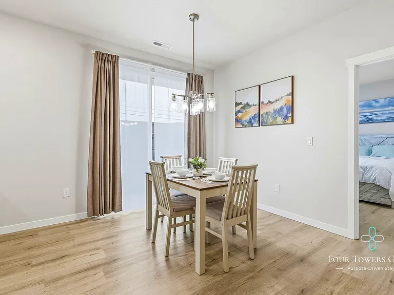 1203 NE Emerald Dr — Photo 8