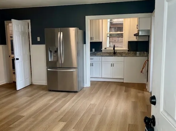 1190 Pleasant St #1, New Bedford, MA 02740