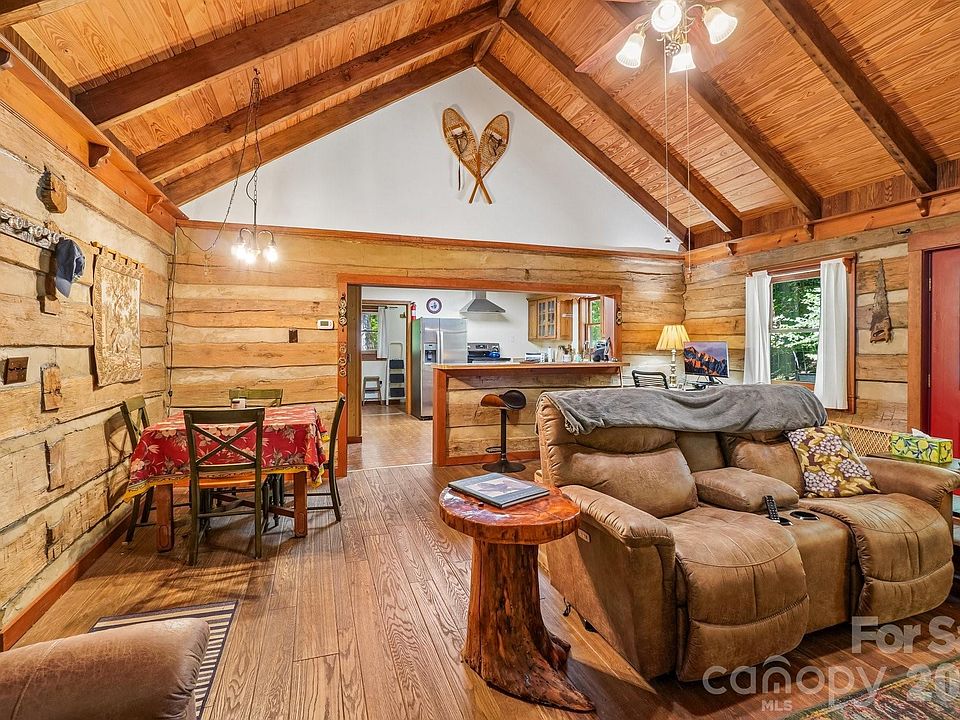 1st image of 988 English Ridge Dr