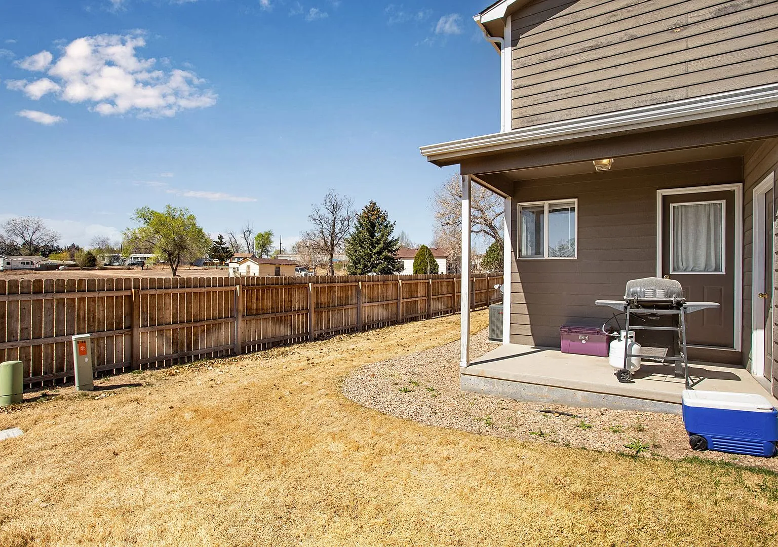 Townhouse: Base Rent $1,495 - Water, trash, Landscaping/Snow Removal and 1 Car Garage — Photo 4
