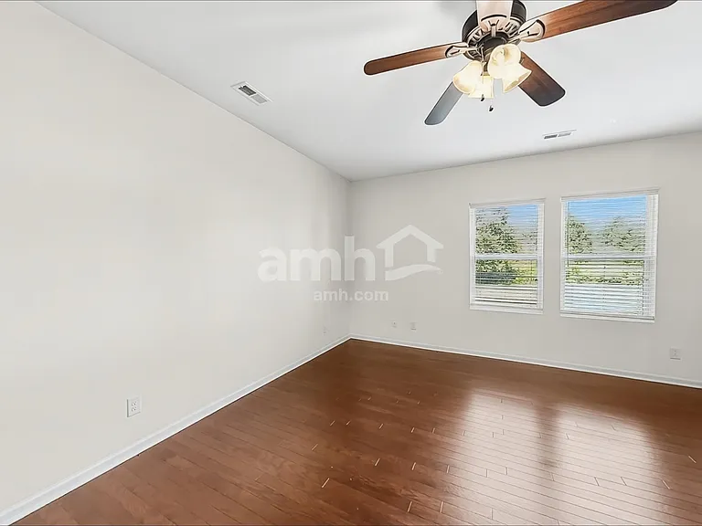 10103 Green Grass Rd — Photo 7