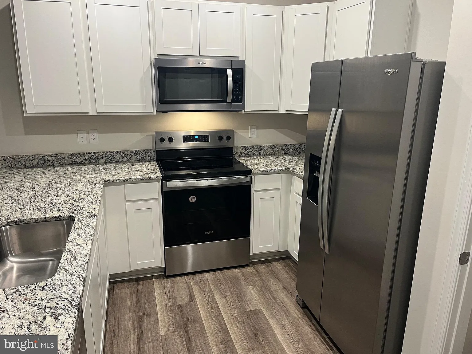 3 bed, 2.5 bath, 1500 sqft, $1,800 — Photo 3