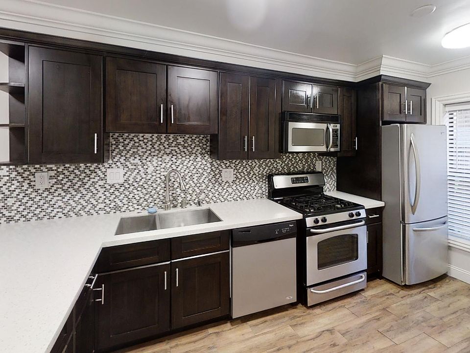 1st image of 125 Trenton St #5