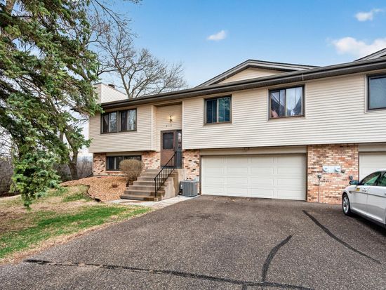 818 Sherwood Rd, Shoreview, MN 55126