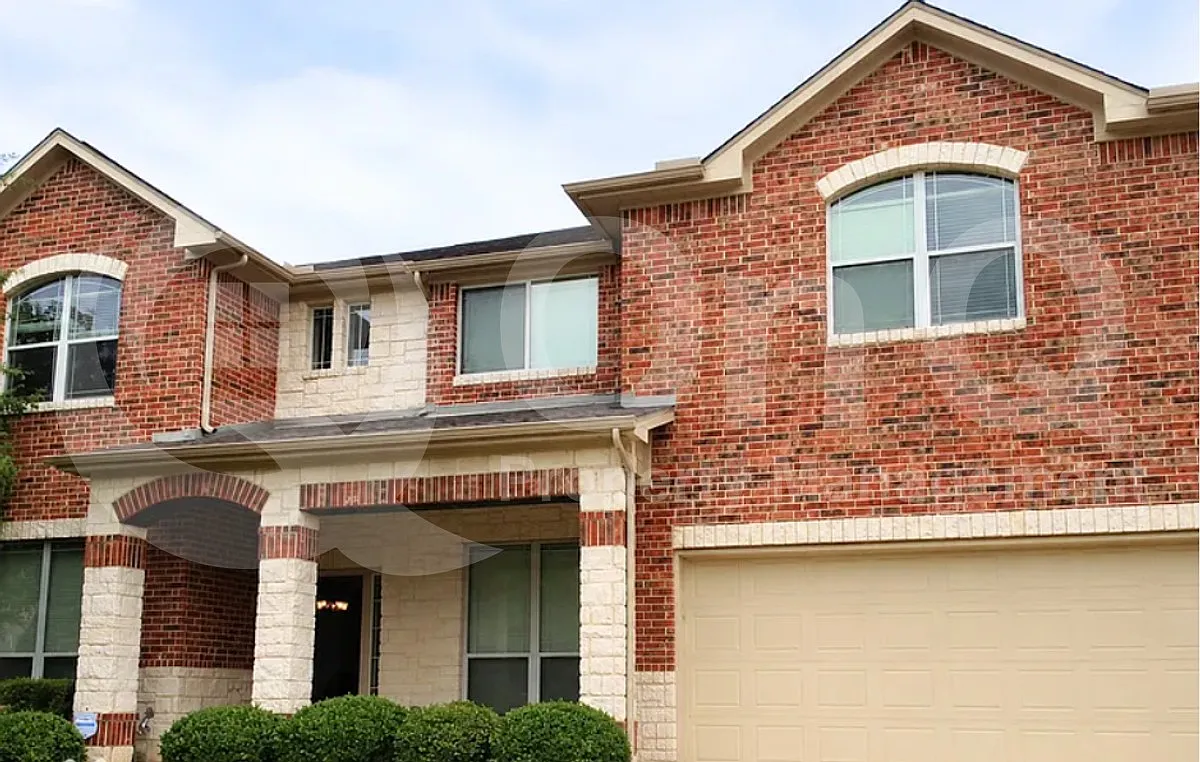 5 bed, 3.5 bath, 4591 sqft, $3,600 — Photo 1