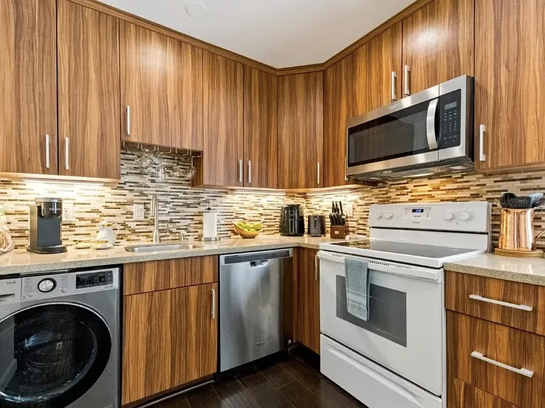 1223 Bonanza Ave #11 — Photo 7