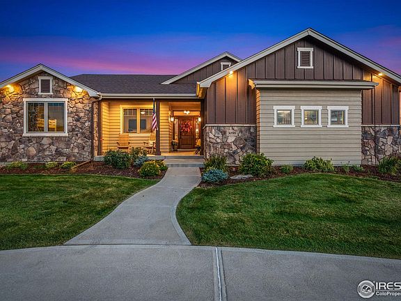 3rd image of 3098 Majestic View Dr