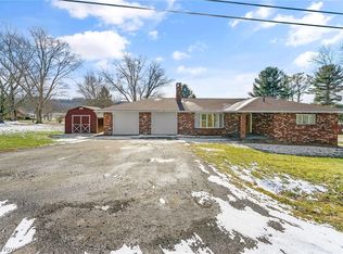 49075 Maple Ln, East Liverpool, OH 43920