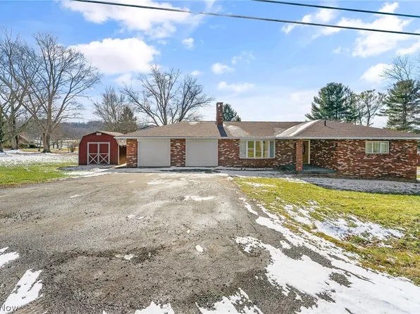 49075 Maple Ln, East Liverpool, OH 43920