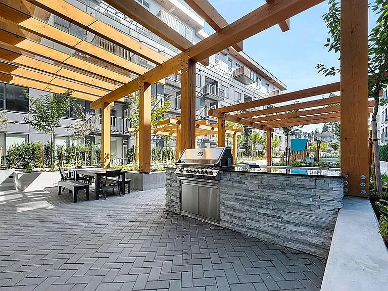 645 Como Lake Ave #204 — Photo 32