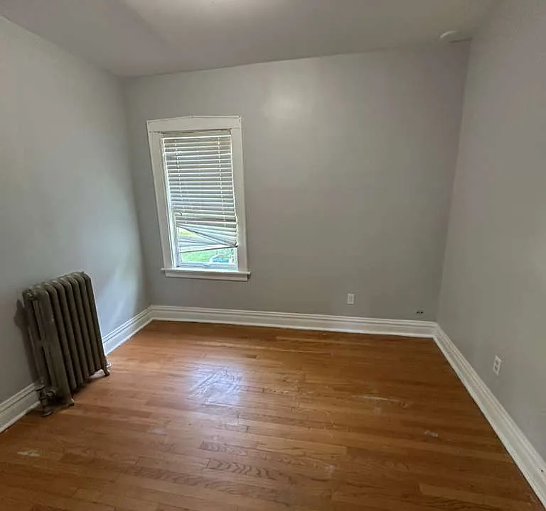 37 Cumnor Rd #1
