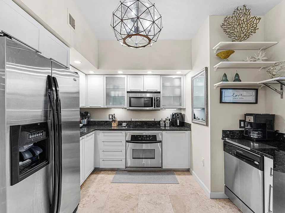 235 NE 1st Ave #503