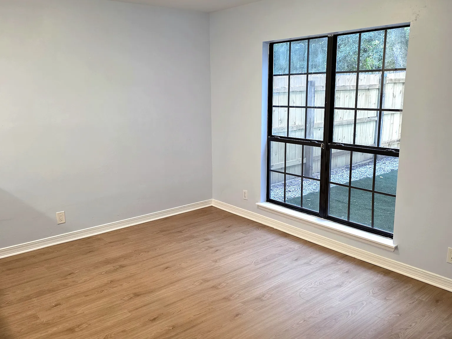 3 bed, 1436 sqft, $2,200 — Photo 2