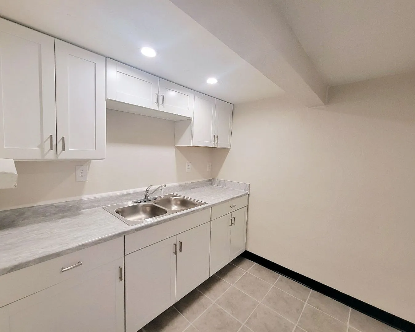 Renovated 1-Bedroom Near Prospect Lake | Updated Interior + Save 50% OFF First Month's Rent! — Photo 2