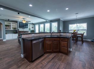 415 Lago Cir, Santa Fe, TX 77510