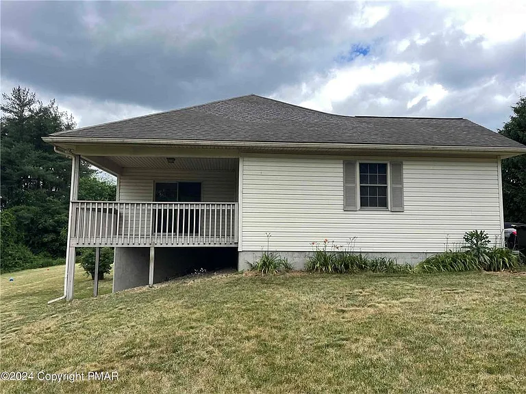2403 Route 115 — Photo 18