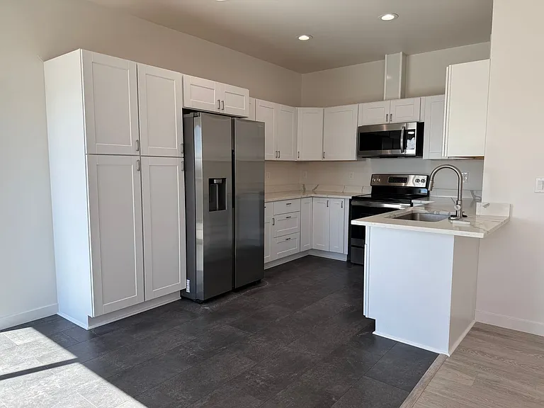 505 N 80th Ave — Photo 13