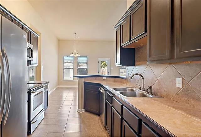 42189 Broadwalk Ave — Photo 8