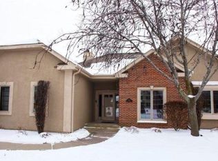 N30W23549 Greenfield Ct, Pewaukee, WI 53072