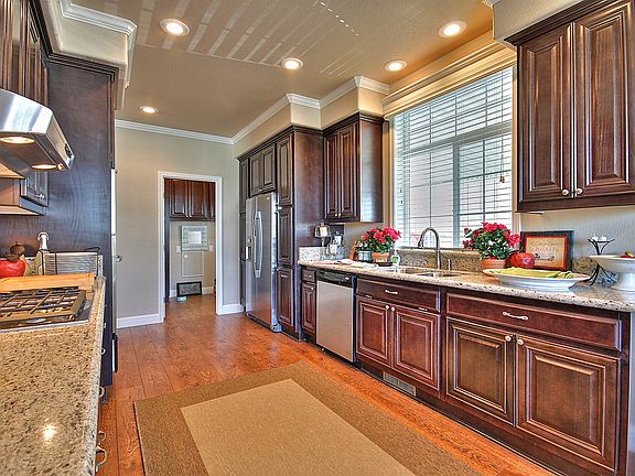 4th image of 113 Timber Cove Dr