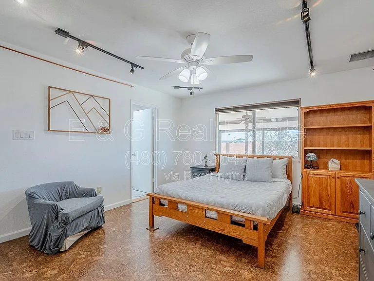 1022 W Apollo Ave — Photo 58