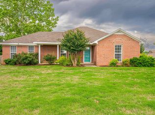 220 Belview Dr, Killen, AL 35645