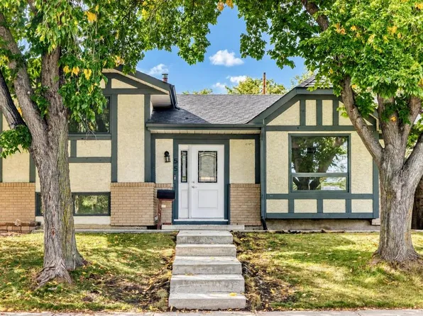 55 E McKinley Way SE, Calgary, AB T2Z 1V1