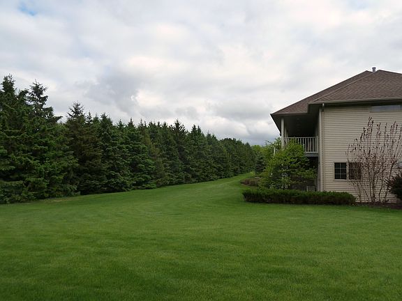 3rd image of N3264 Feather Ridge Dr