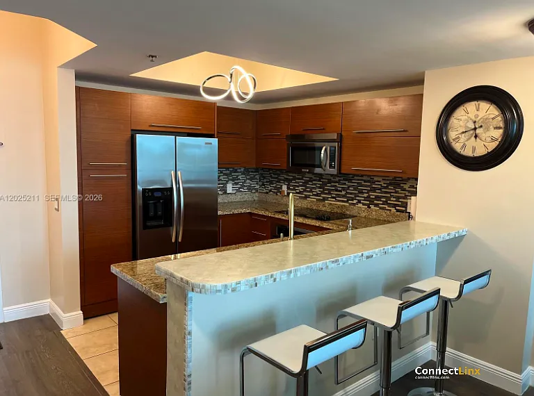 2681 N Flamingo Rd — Photo 11