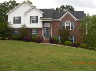 121 Oak Hill Dr, Calhoun, GA 30701