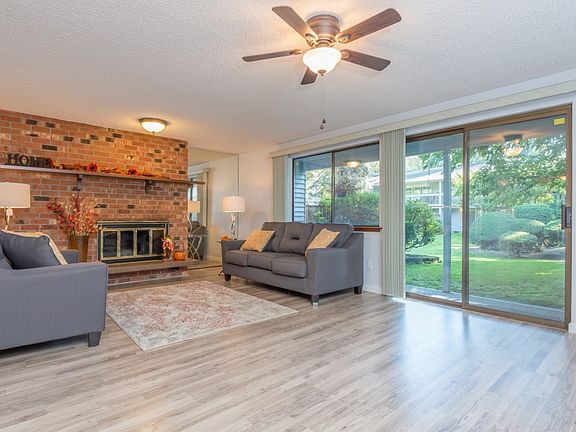 2nd image of 5521 Bridgeport Way W Unit D
