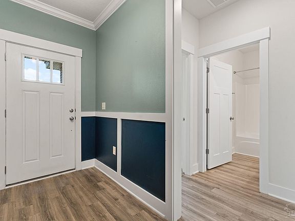 4th image of 6028 Twenty One Oaks Dr
