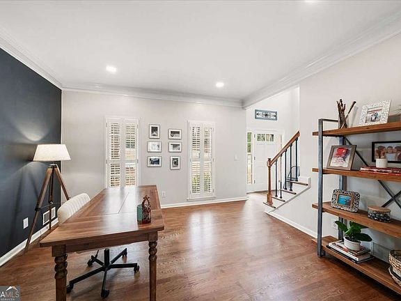 5th image of 2825 Pine St