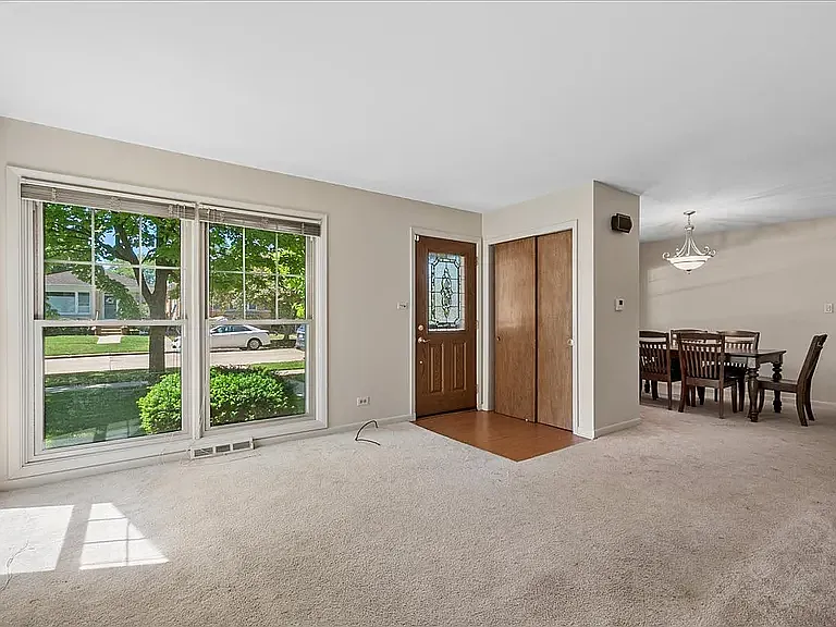 5832 Capulina Ave — Photo 3