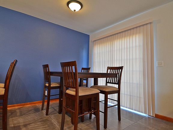 4th image of 2702 Deer Ct #2702