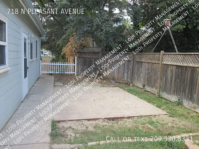 718 N Pleasant Ave — Photo 12
