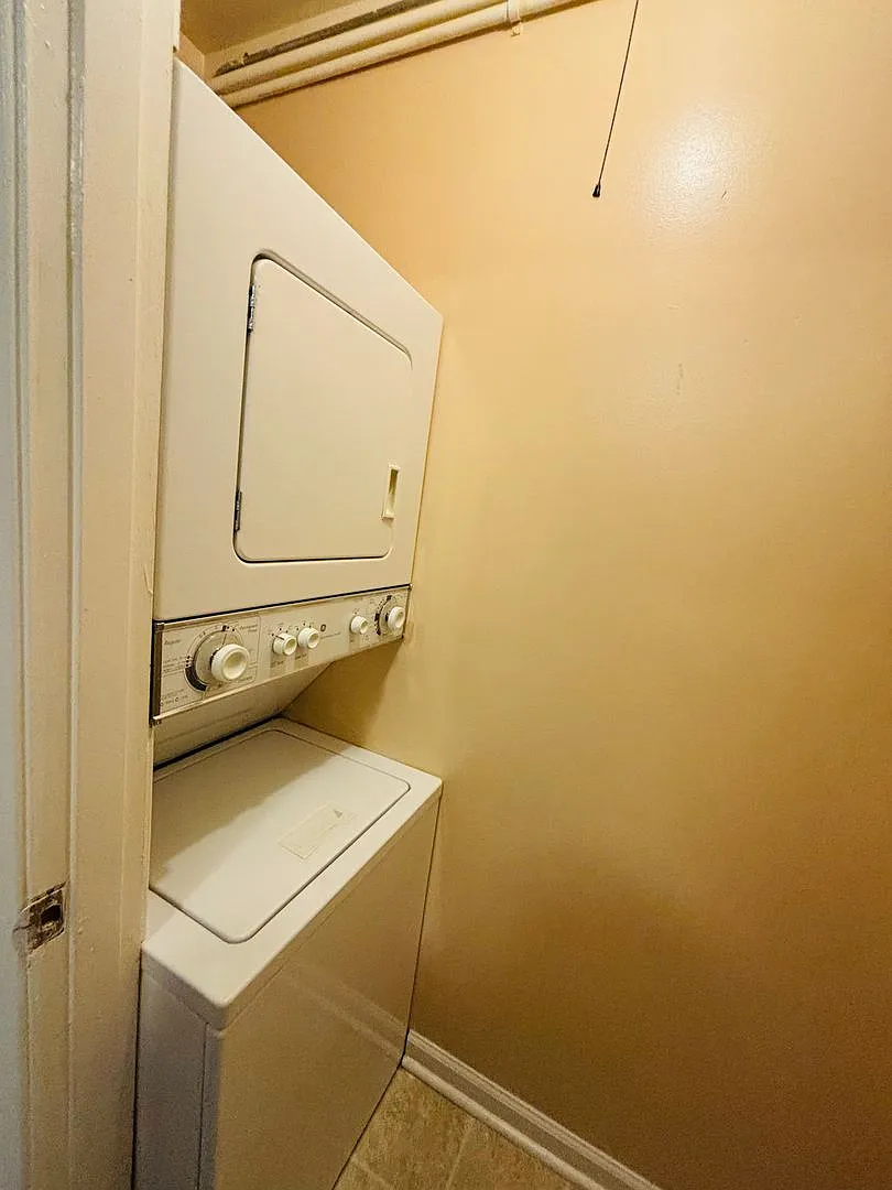2 Bedroom, 1 Bath Condo — Photo 4