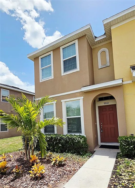 2 bed, 2.5 bath, 1176 sqft, $2,000 — Photo 1